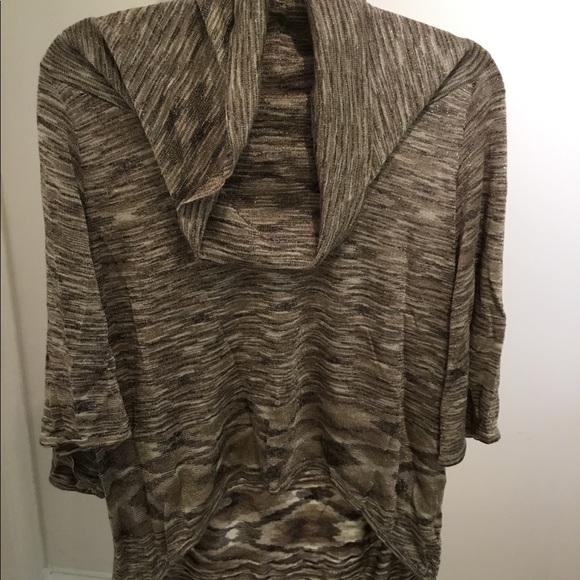 Gold metallic women’s hi/lo sweater - Picture 2 of 5